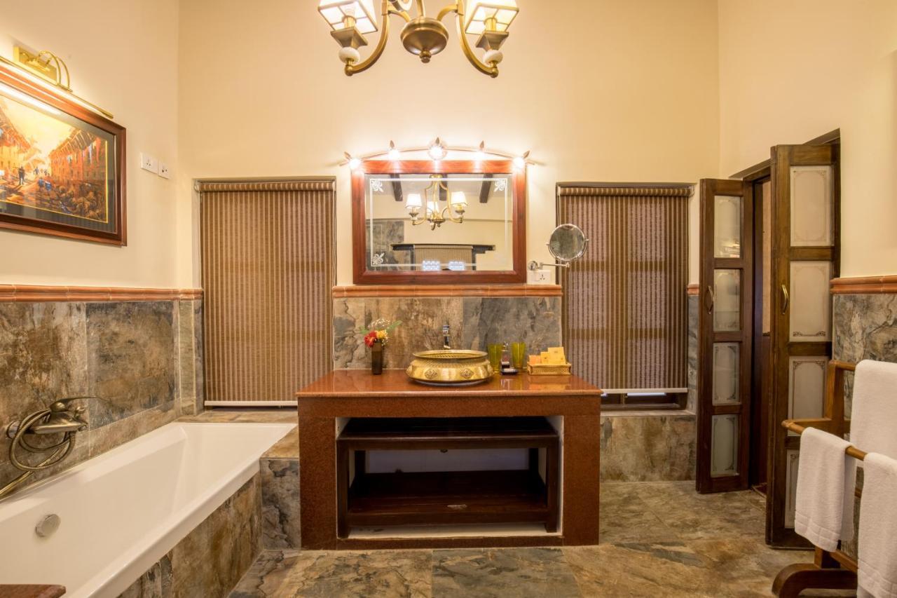 קטמנדו Baber Mahal Vilas - The Heritage Hotel מראה חיצוני תמונה